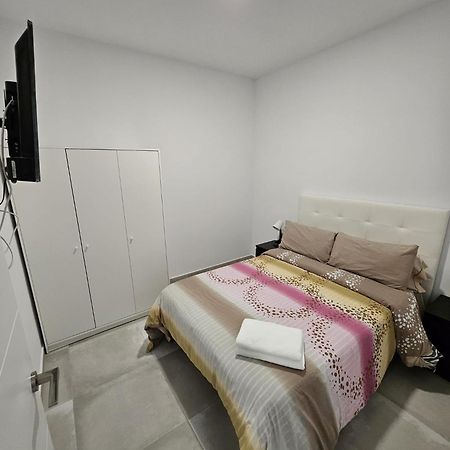 Apartments Jota Barcelona Bagian luar foto