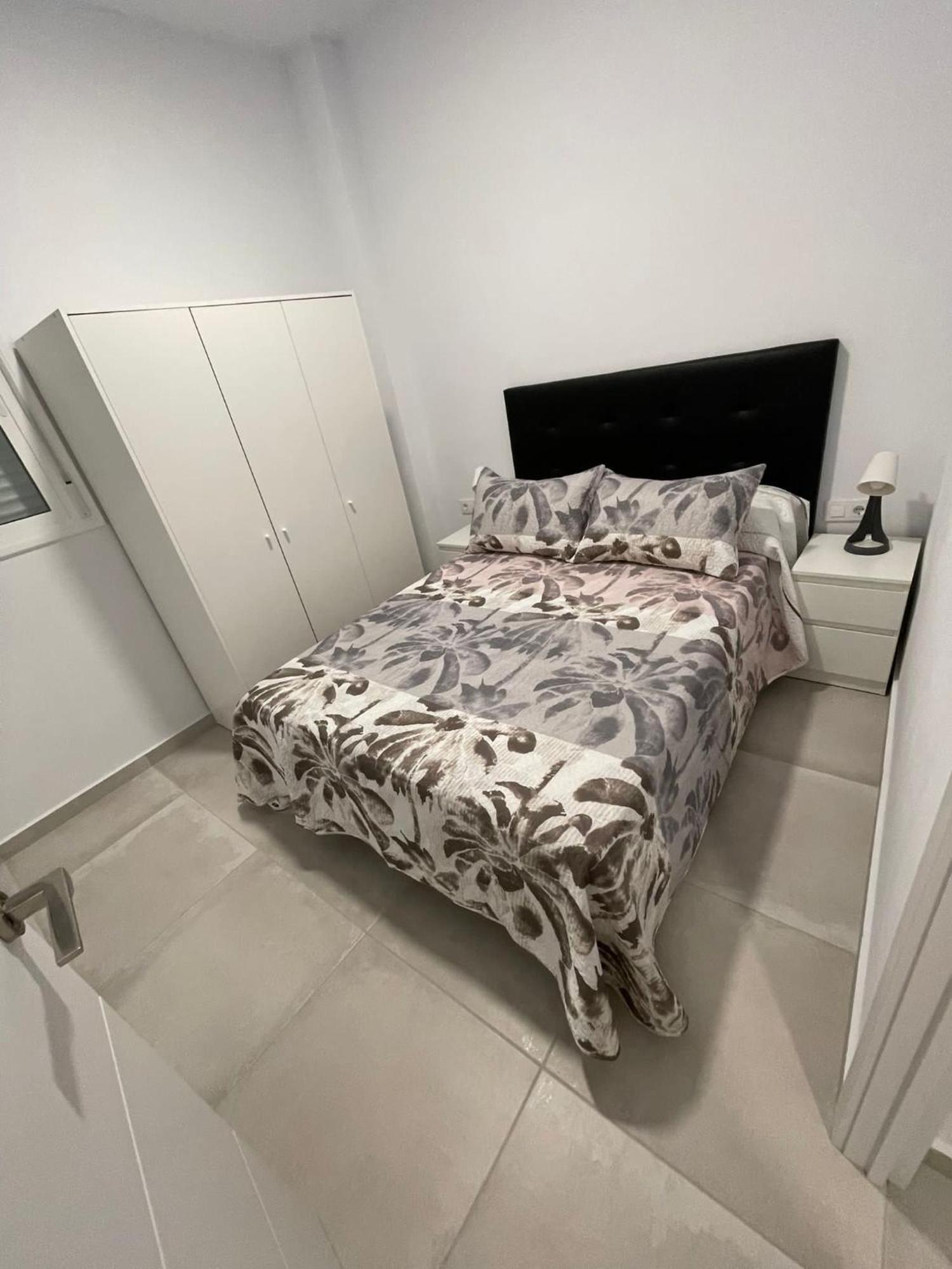 Apartments Jota Barcelona Bagian luar foto