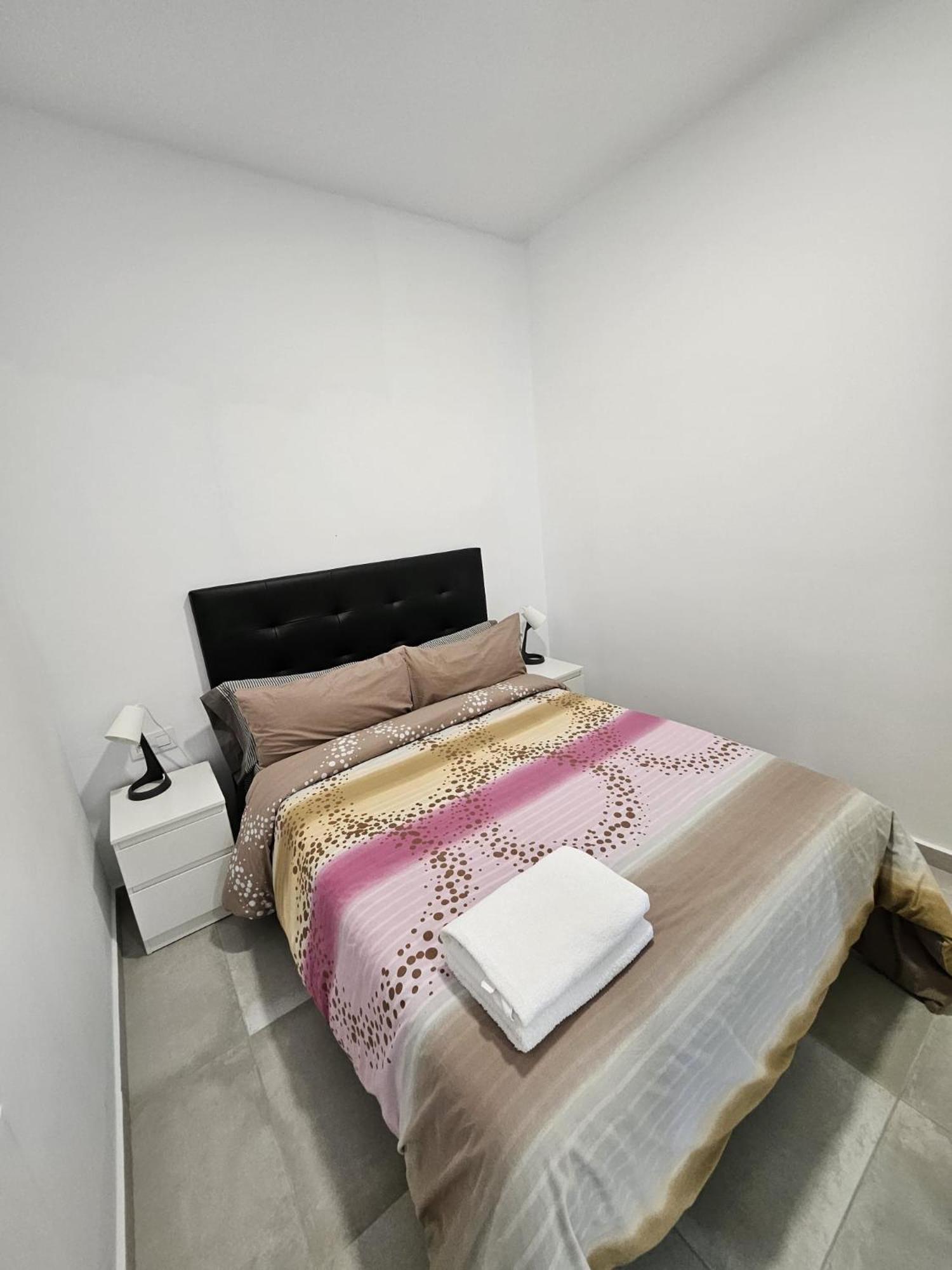 Apartments Jota Barcelona Bagian luar foto
