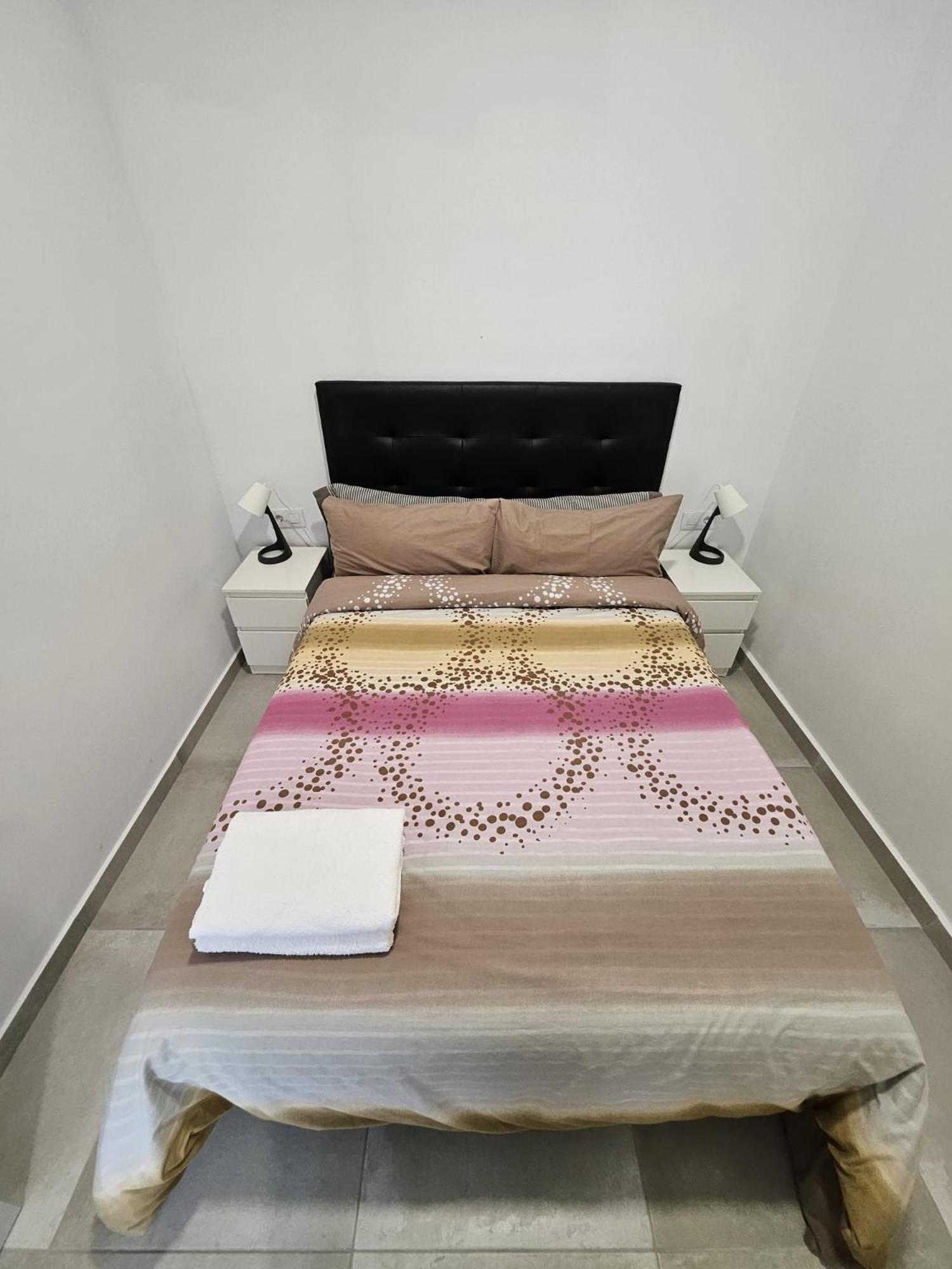 Apartments Jota Barcelona Bagian luar foto