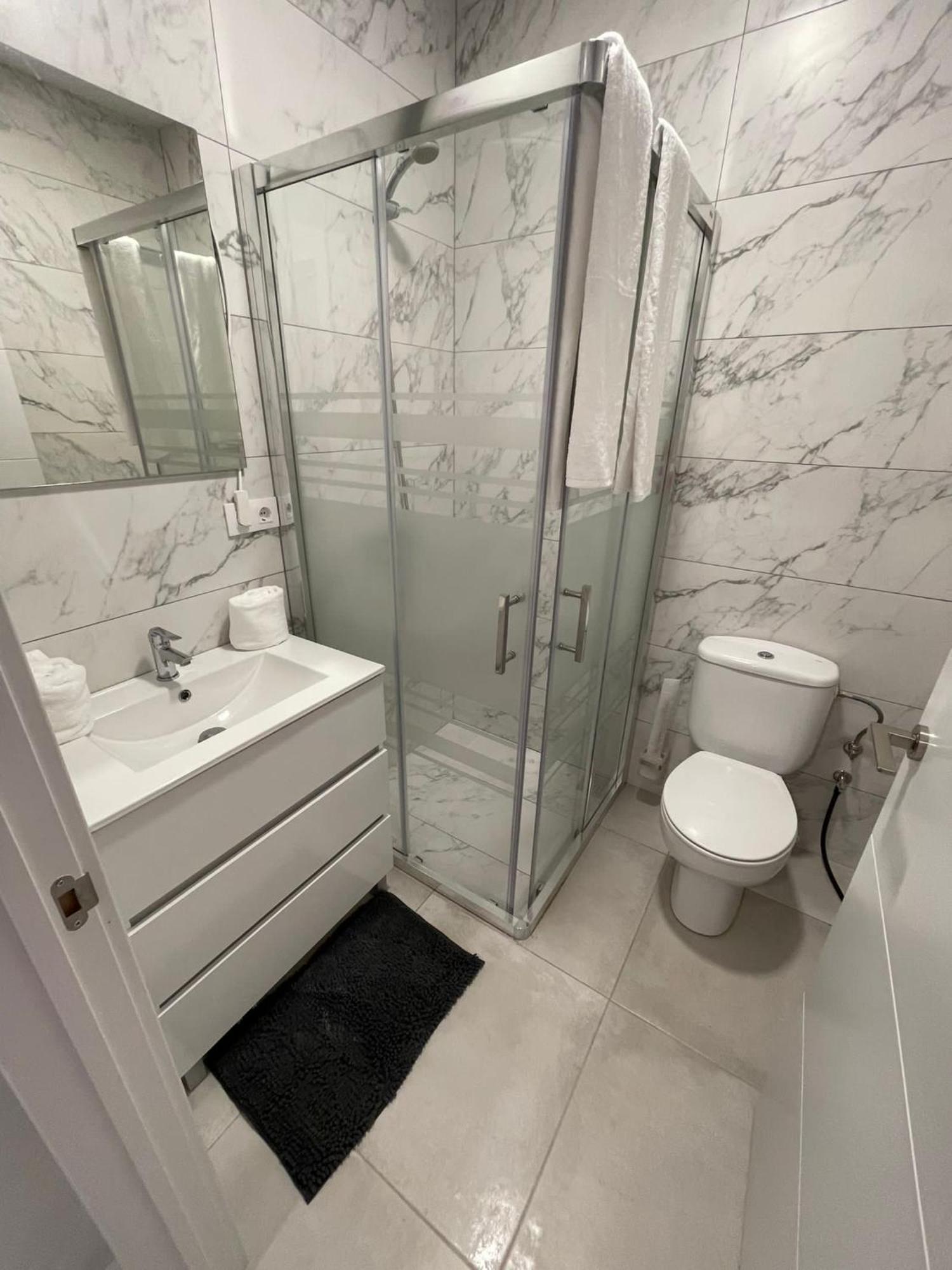 Apartments Jota Barcelona Bagian luar foto